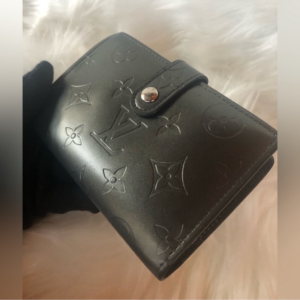 Authentic Louis Vuitton Monogram Mat Kisslock Wallet